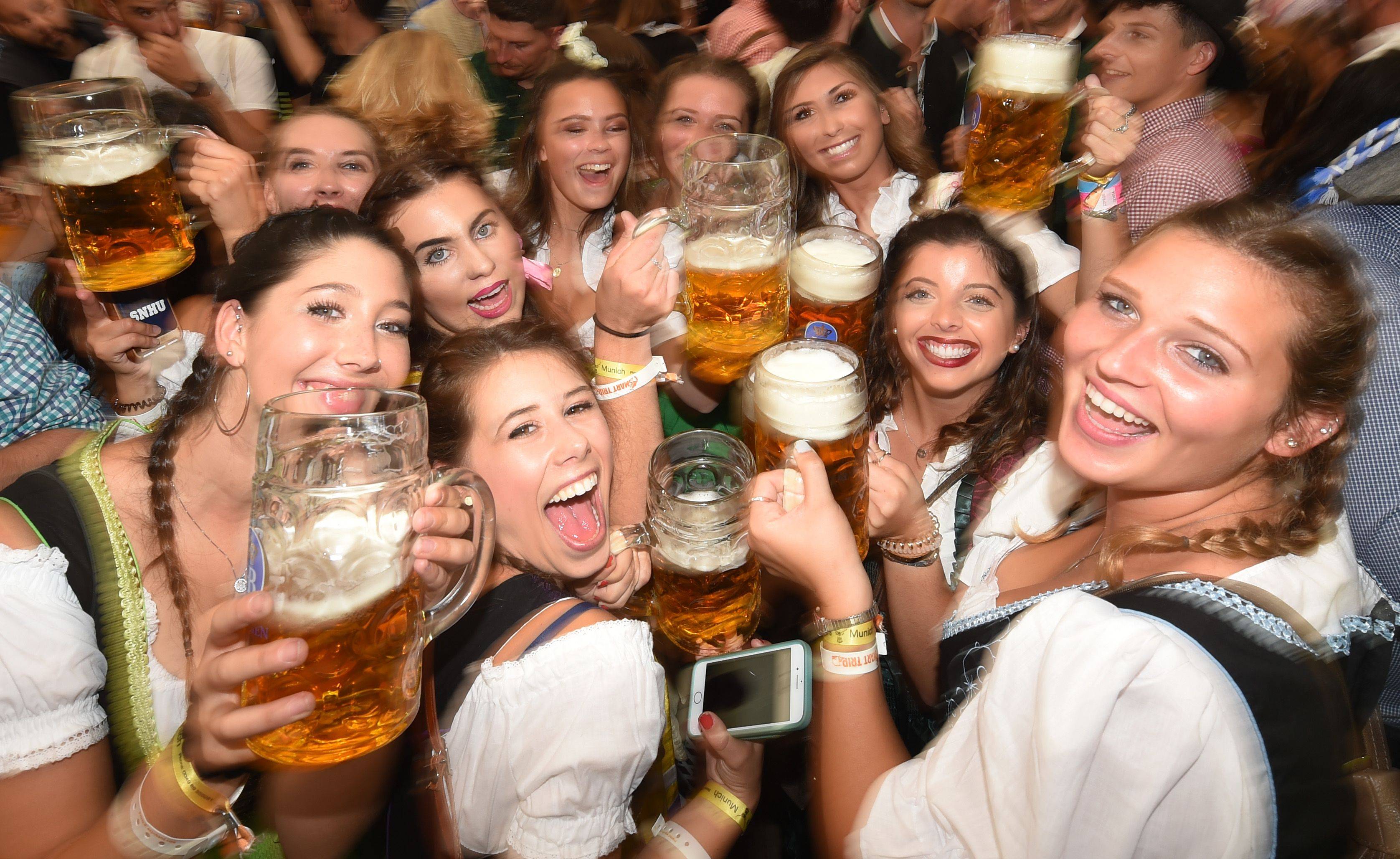 出世界最大啤酒节：慕尼黑啤酒节的醉人起源冰球突破1810年10月12日一场婚礼酿(图3)