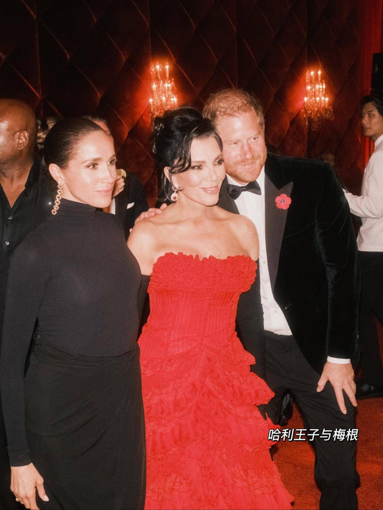 炸场！闺蜜送165亿豪宅凭啥这么能打？冰球突破豪华版手机版70岁金太后逆龄(图7)